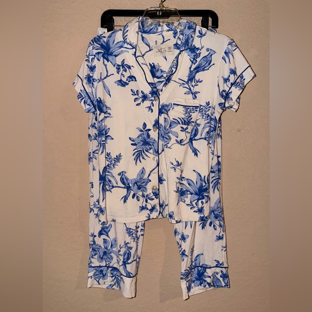 CATS PAJAMAS PIMA KNIT CAPRI SET- SIZE SMALL - Picture 3 of 16